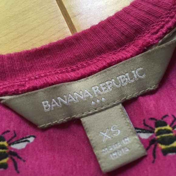 🌻Banana Republic bee pattern tank XS - Picture 3 of 3